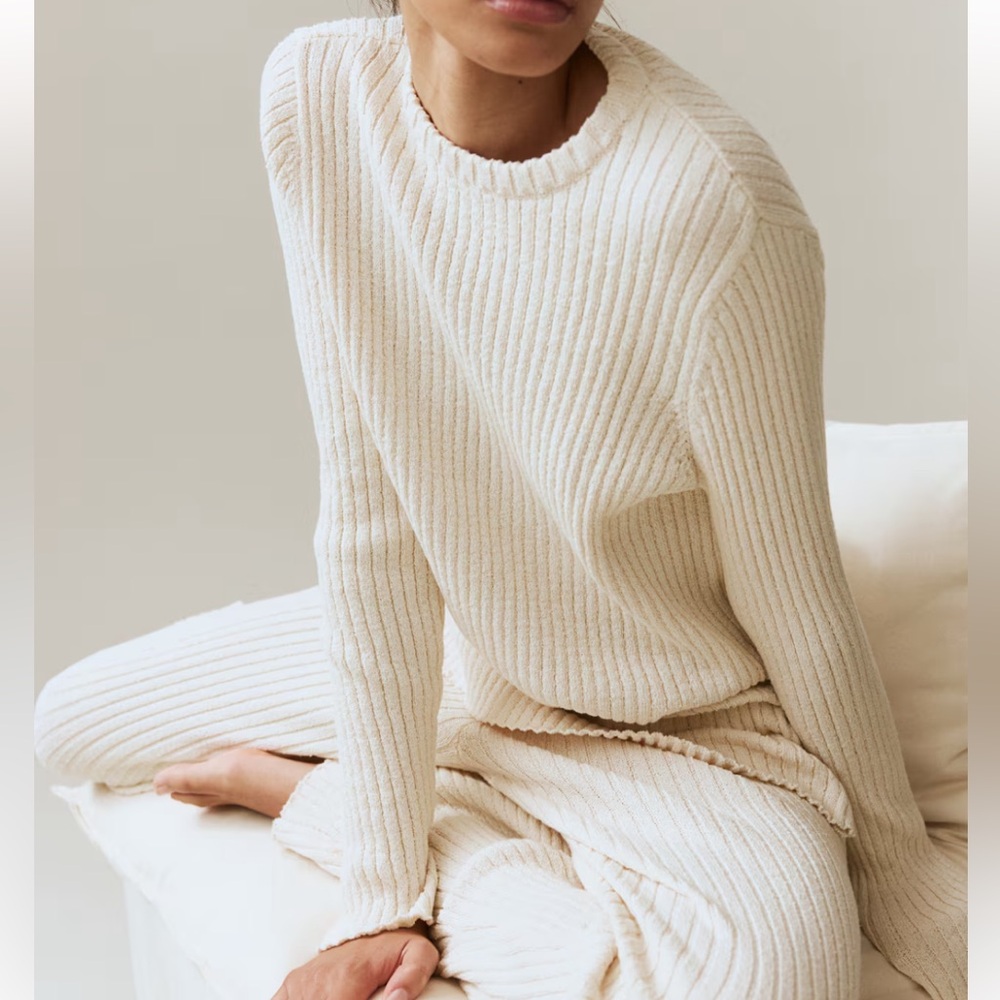 ✨✨H&M Rib Knit Top ✨✨ - Picture 3 of 17